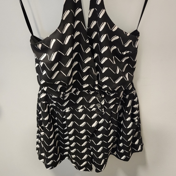 BCBGENERATION Black & White Romper - Picture 2 of 9